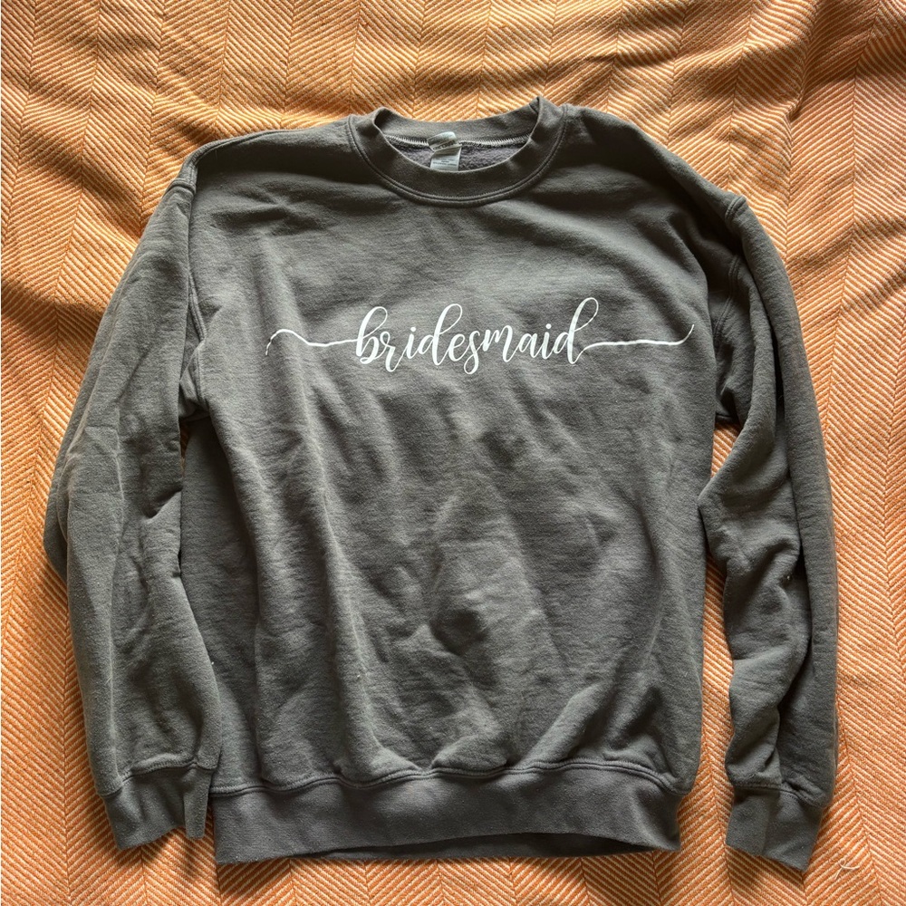 Gildan bridesmaid Women's grey Crew Neck Sweatshirt M